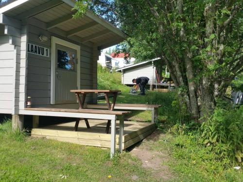 Aed väljaspool majutusasutust Mansikkaharju Holiday Camp