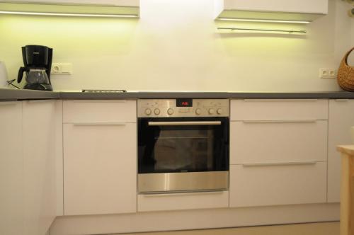 Completely Renovated Apartment Top 16 - Easy Self Check in