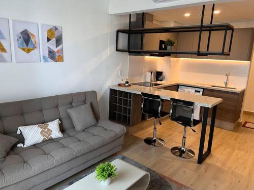 Kuchyň nebo kuchyňský kout v ubytování A estrenar! Departamento hermoso! Mariale
