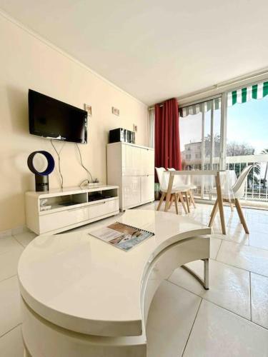 Le Roi Soleil : Apt 2 Prs vue mer, 300 m plages