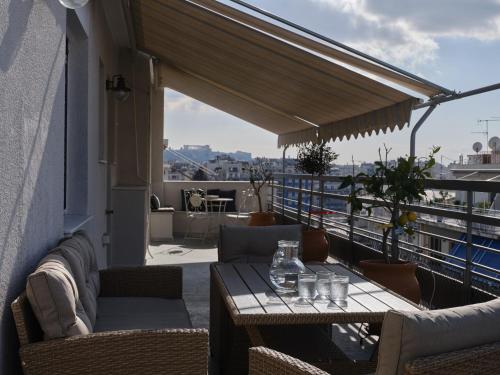 Stunning-Classical 2BD Penthouse