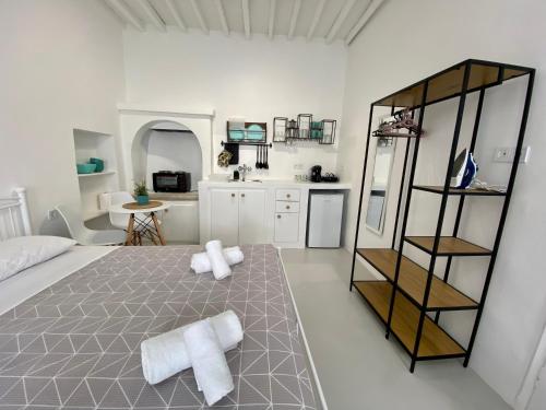 Elenita’s Mykonos town flat