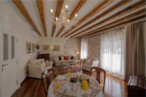 Stone Pearl Heritage Luxury Suite