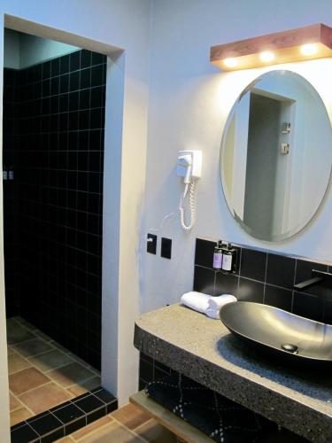Bilik mandi di Hotel La Tarjea