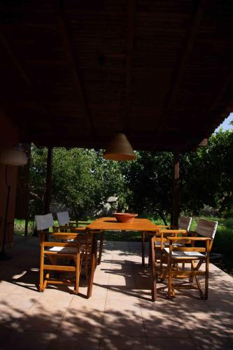 Fotografie z fotogalerie ubytování Tzitzikari, Private Cottage in a Citrus Garden v destinaci Káto Melidhóni