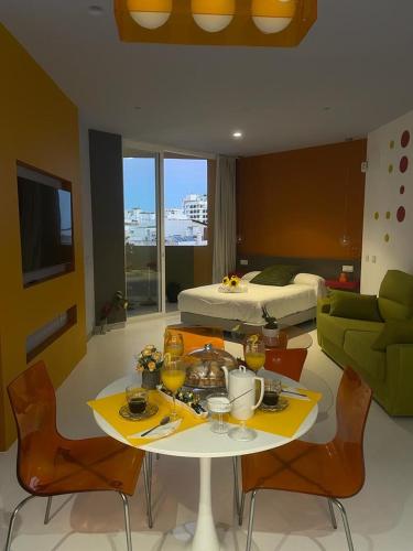 LAHOLA Glam Suites