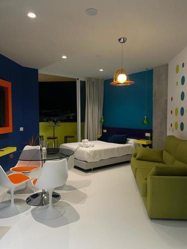 LAHOLA Glam Suites