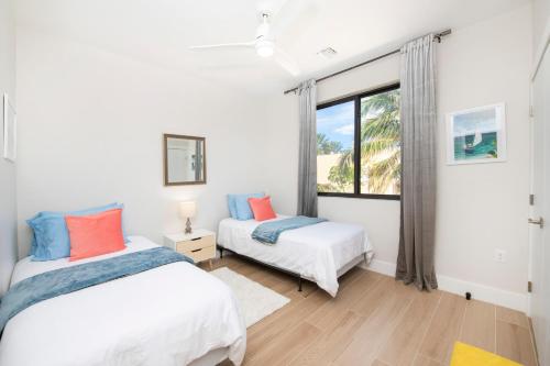 Säng eller sängar i ett rum på Silver Reef 2 Oceanfront Condo