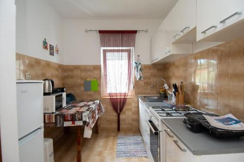 Apartments by the sea Kastel Kambelovac, Kastela - 22444