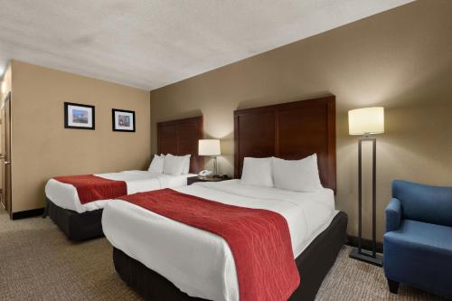 Кровать или кровати в номере Comfort Inn Bordentown near NJ Turnpike