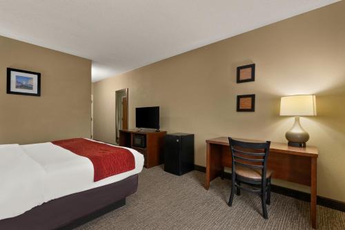 Кровать или кровати в номере Comfort Inn Bordentown near NJ Turnpike