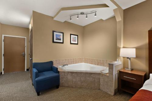 Кровать или кровати в номере Comfort Inn Bordentown near NJ Turnpike