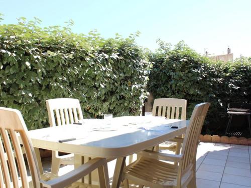 Maison T3 à 400m de la plage avec terrasse et parking privé, Port-la-Nouvelle - FR-1-229C-92