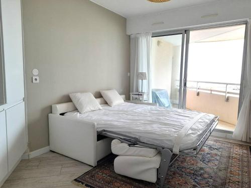 Photo de la galerie de l'établissement Studio de charme face à l'océan avec balcon et parking, idéal pour famille ou amis - FR-1-392-227, à Pornichet