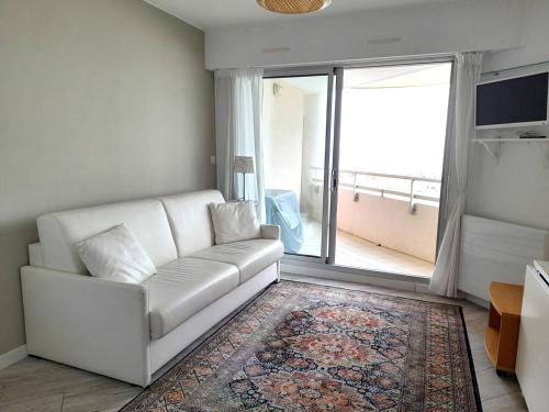 Photo de la galerie de l'établissement Studio de charme face à l'océan avec balcon et parking, idéal pour famille ou amis - FR-1-392-227, à Pornichet