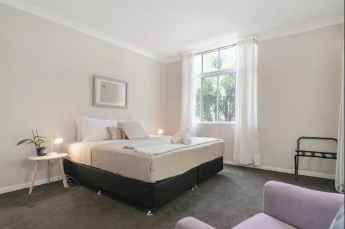 Fotografie z fotogalerie ubytování Mooroobool 2 bedroom v destinaci Bayview Heights