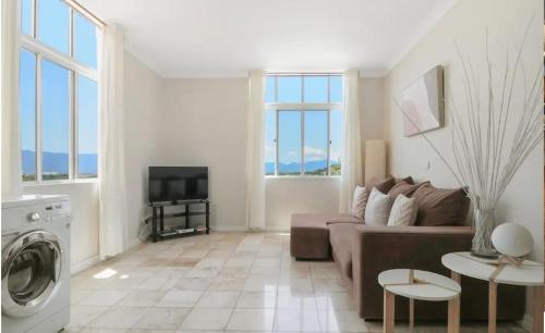 Fotografie z fotogalerie ubytování Mooroobool 2 bedroom v destinaci Bayview Heights