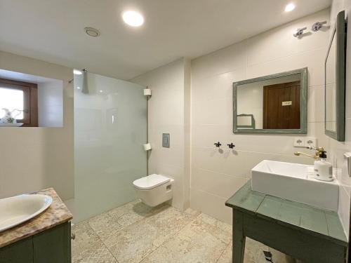 Ένα μπάνιο στο Casa Larriz