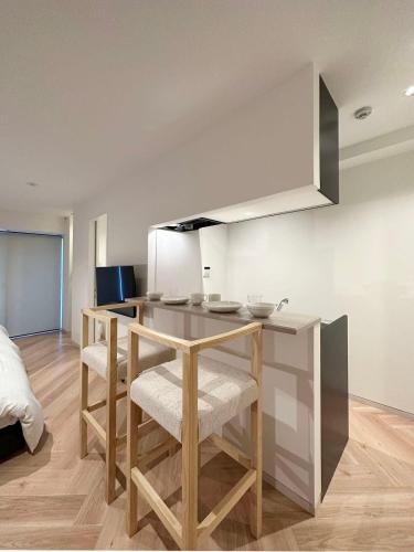 b hotel Rijodori - Complimentary Breakfast Included, City Central Studio