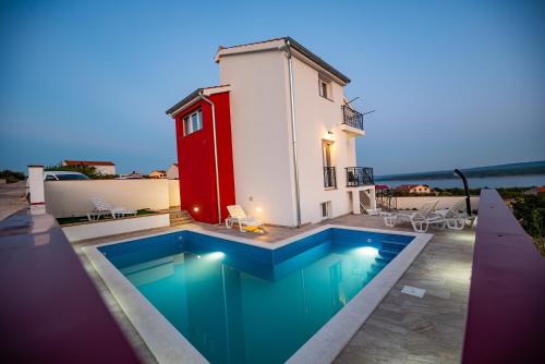 Πισίνα στο ή κοντά στο Olive Bridge Villa
