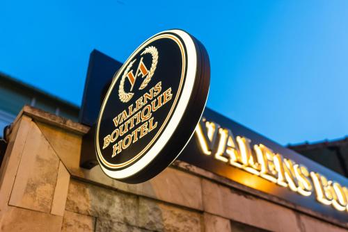 Certifikát, hodnocení, plakát nebo jiný dokument vystavený v ubytování Valens Boutique Hotel