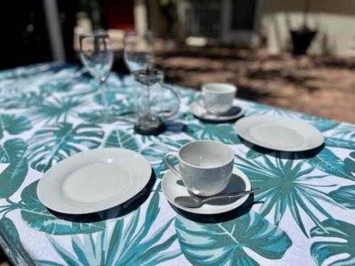 Afbeelding uit fotogalerij van Studio 4 with Pool Access & No Loadshedding in Kaapstad