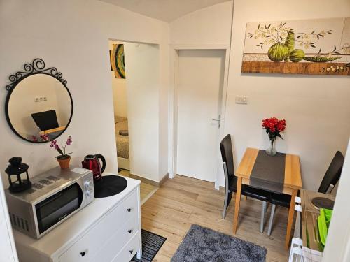 Η κουζίνα ή μικρή κουζίνα στο Apartment Maja - Strict center of Zagreb