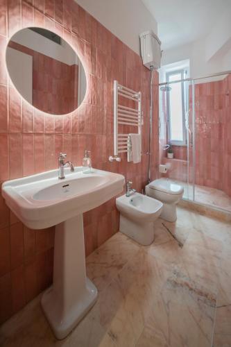 Vintage Giuliana Apartment