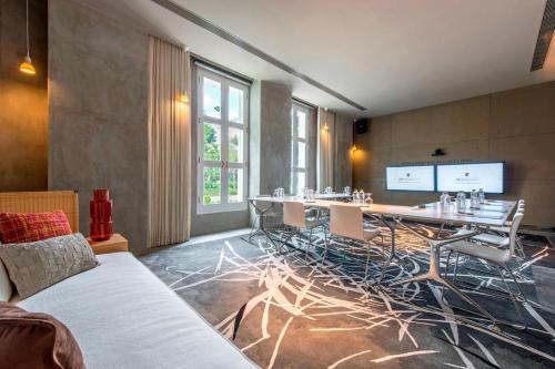 Et tv og/eller underholdning på JW Marriott Hotel Singapore South Beach
