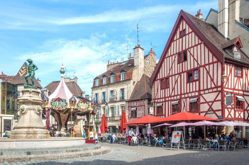 Résidence Le Zola composé de 3 appartements distincts en Hyper Centre de Dijon avec WIFI