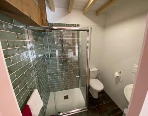 Ванная комната в Maison neuve tout confort, deux chambres