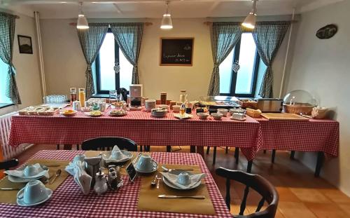 Đồ ăn tại/gần nhà nghỉ dưỡng