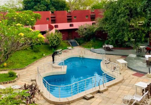 Uma vista da piscina em Hôtel Tata Somba ou nas proximidades