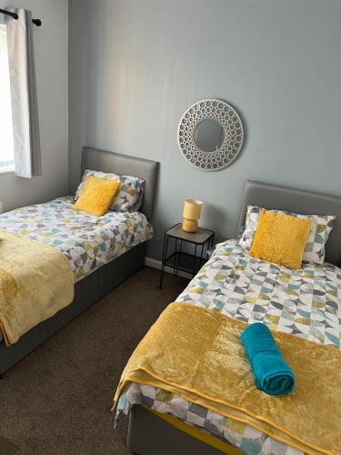 Katil atau katil-katil dalam bilik di Bungalow/detached/Spacious/pool table/Driveway