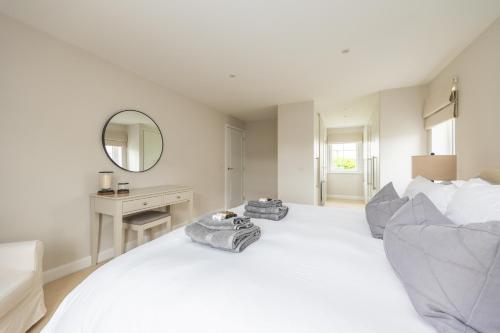 Luxury Detached Home photo 44