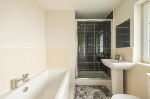 Luxury Detached Home photo 8