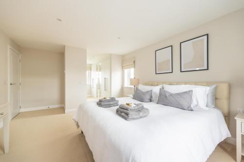 Luxury Detached Home photo 13