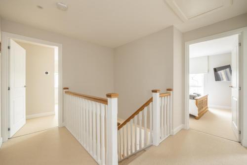 Luxury Detached Home photo 41