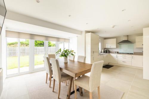 Luxury Detached Home photo 33