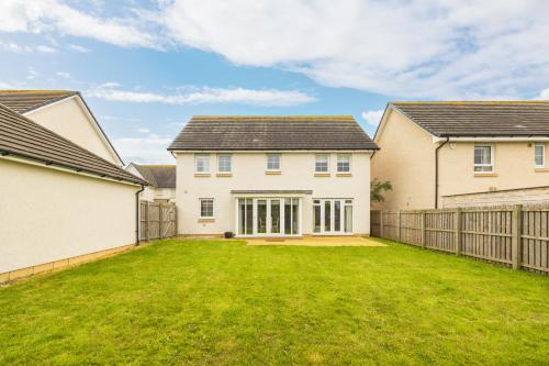 Luxury Detached Home photo 47