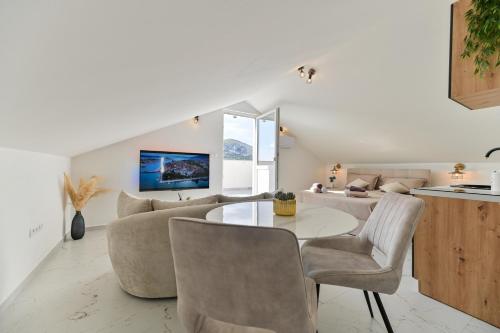 Studio apartman with jacuzzi on rooftop
