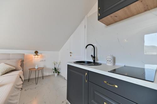 Studio apartman with jacuzzi on rooftop