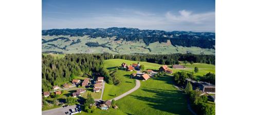 Hotel Kurhaus Heiligkreuz sett ovenfra