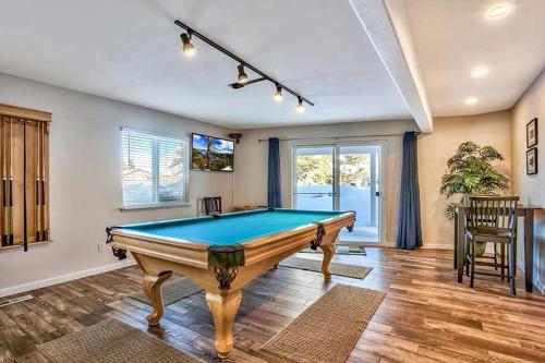1759 Venice Drive homeにあるビリヤード台