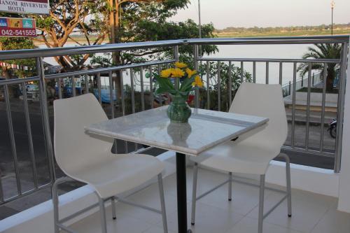 Balkoni atau teres di That Phanom River View Hotel
