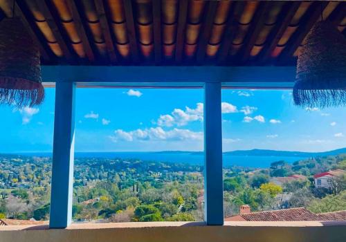 Vue mer et St Tropez 2 chambres wifi-climatisation piscines