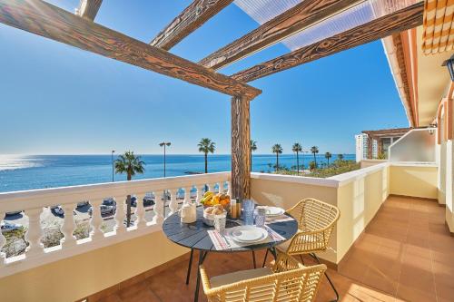 Sea la vie by Lovely Rentals