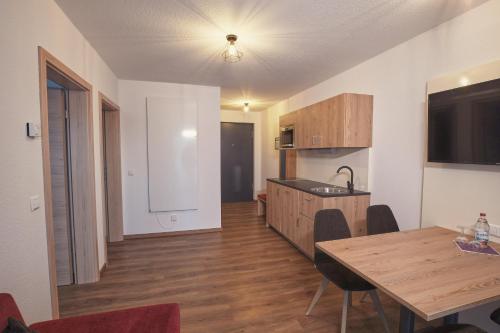 Kuchyň nebo kuchyňský kout v ubytování Landgasthaus Zollerstuben