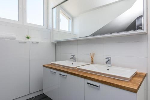 Gallery image of Luxury Mandre Penthouse in Mandre