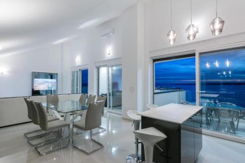 Gallery image of Luxury Mandre Penthouse in Mandre